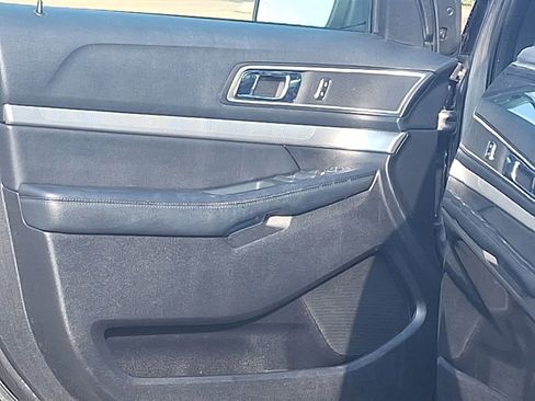 Used 2017 Ford Explorer XLT w/ Equipment Group 202A image 23