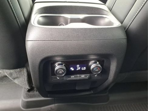 Used 2025 Buick Enclave Avenir w/ Super Cruise Package AWD/4WD image 17