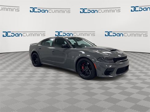 Used 2023 Dodge Charger SRT Hellcat w/ Harman/Kardon Audio Group image 2