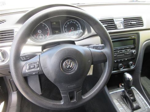 Used 2014 Volkswagen Passat 1.8T S image 12