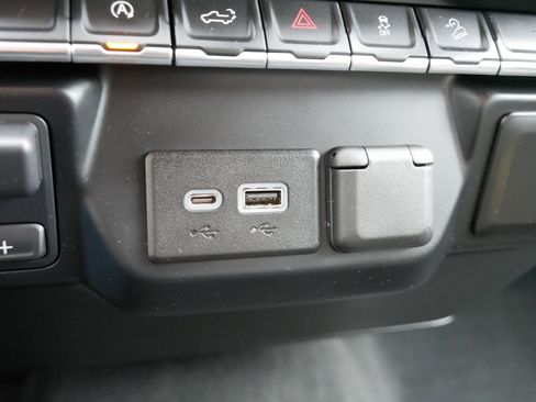 Used 2019 GMC Sierra 1500 Elevation w/ Elevation Value Package image 33