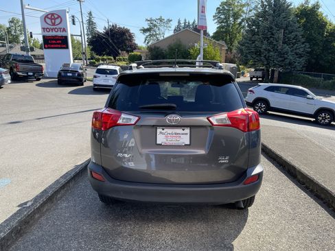 Used 2015 Toyota RAV4 XLE AWD/4WD image 5