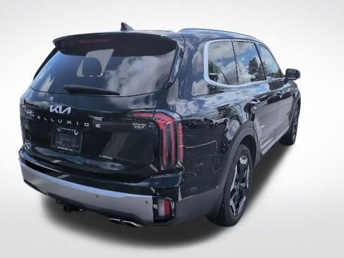 Used 2024 Kia Telluride EX w/ EX Captain's Chair Package FWD image 11