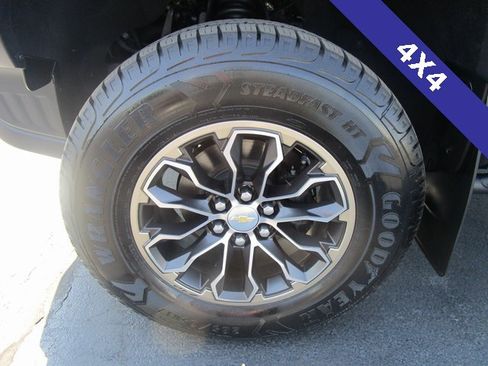 Used 2018 Chevrolet Colorado ZR2 image 2