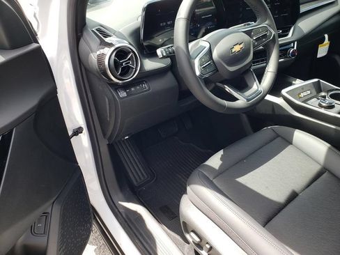 New 2026 Chevrolet Equinox LT w/ Convenience Package II AWD/4WD image 6
