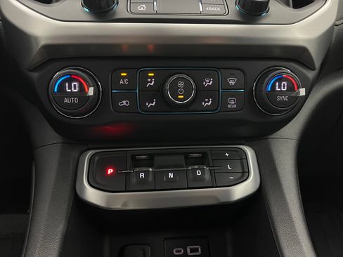 Used 2020 GMC Acadia SLE w/ Driver Convenience Package FWD image 26