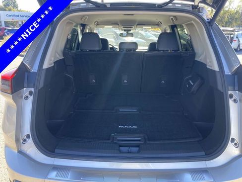 Used 2024 Nissan Rogue SL FWD image 11