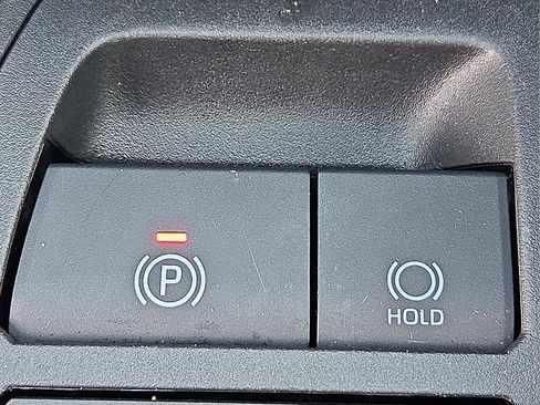 Used 2025 Toyota RAV4 XLE image 18