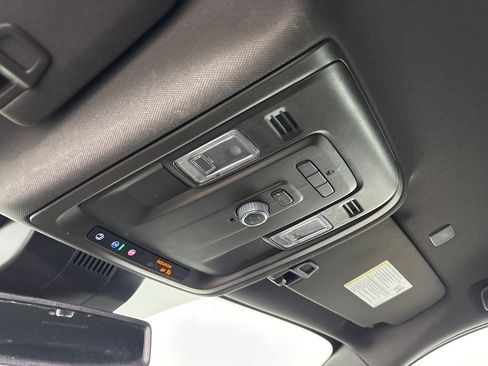 Used 2023 GMC Yukon SLT image 24