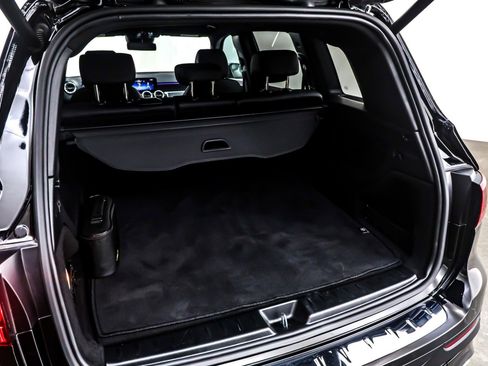 Used 2024 Mercedes-Benz GLB 250 image 21