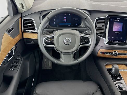 Used 2025 Volvo XC90 B6 Plus image 16