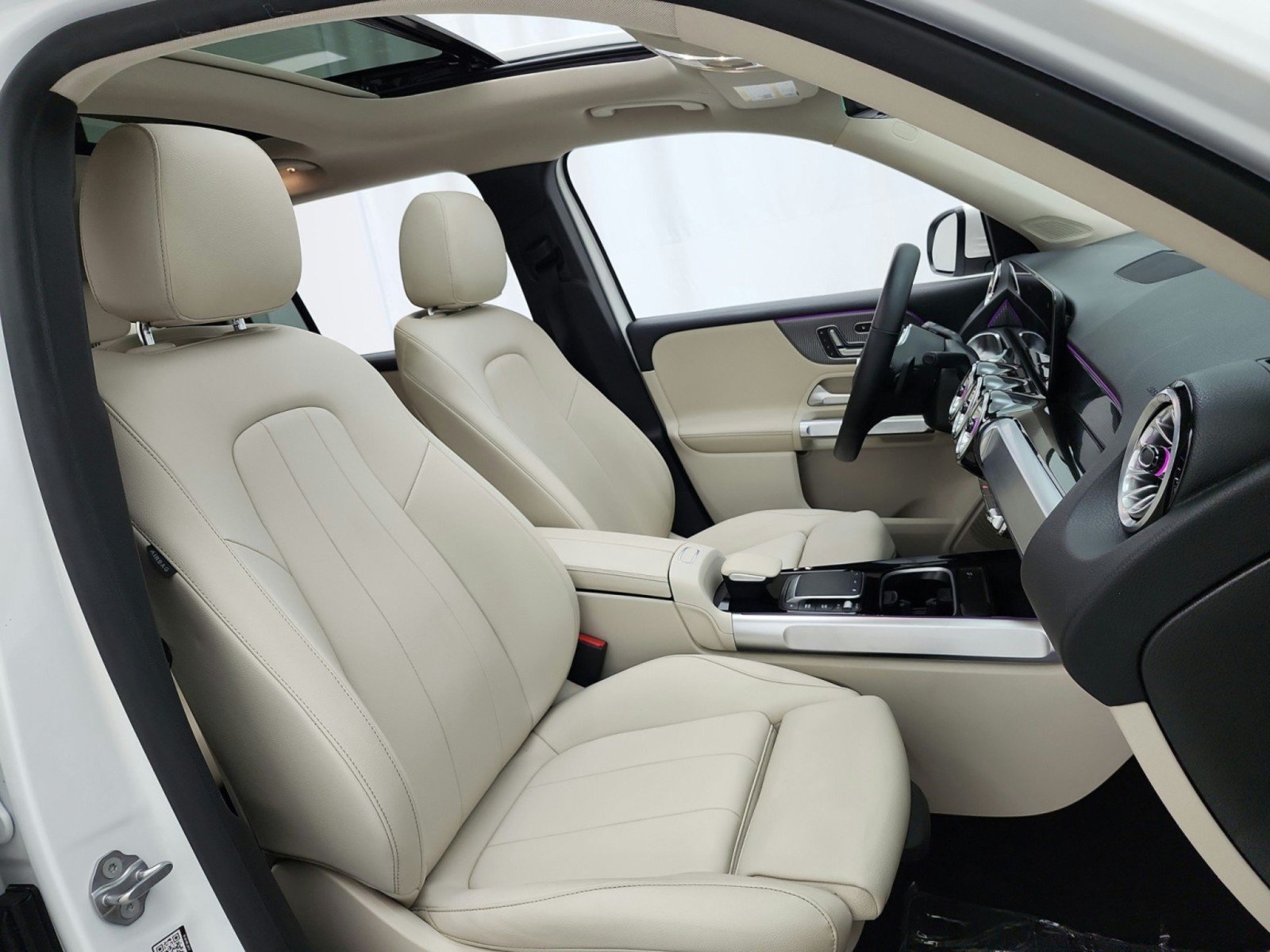 Used 2023 Mercedes-Benz GLB 250 image 20