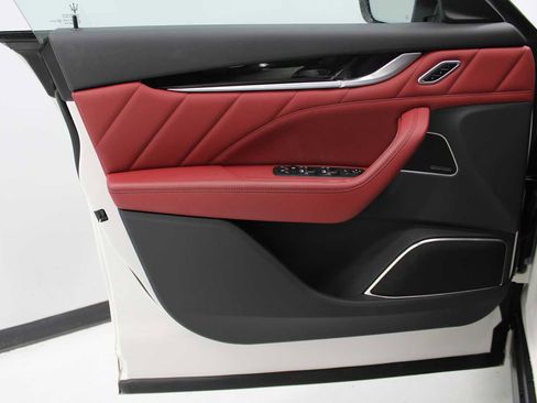 Used 2022 Maserati Levante GT image 15