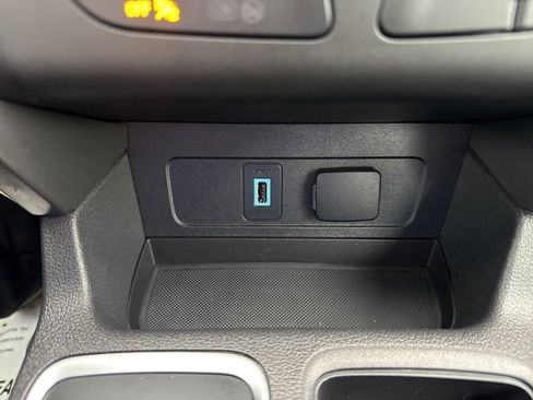 Used 2019 Ford Escape S image 33