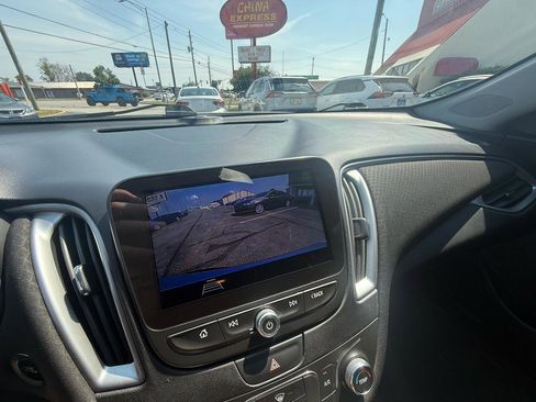 Used 2019 Chevrolet Malibu RS image 24