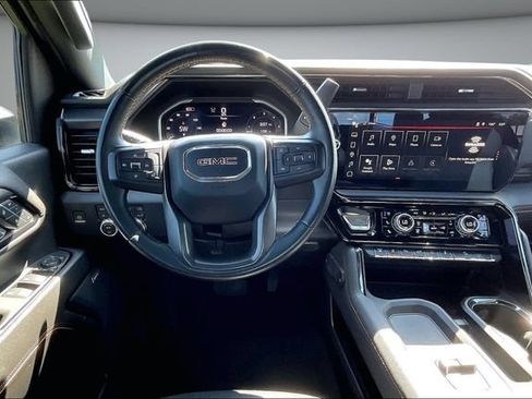 Used 2024 GMC Sierra 2500 AT4 w/ AT4 Premium Plus Package AWD/4WD image 10