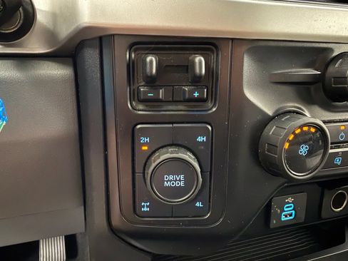 Used 2025 Ford F250 XLT w/ FX4 Off-Road Package AWD/4WD image 23