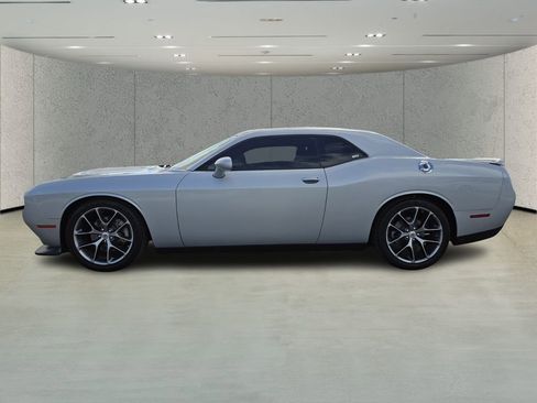 Used 2022 Dodge Challenger GT image 6