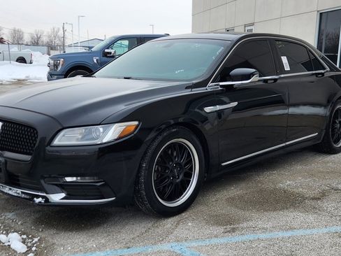 Used 2018 Lincoln Continental Select image 2