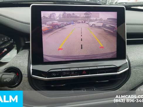 Used 2024 Jeep Compass Sport image 8