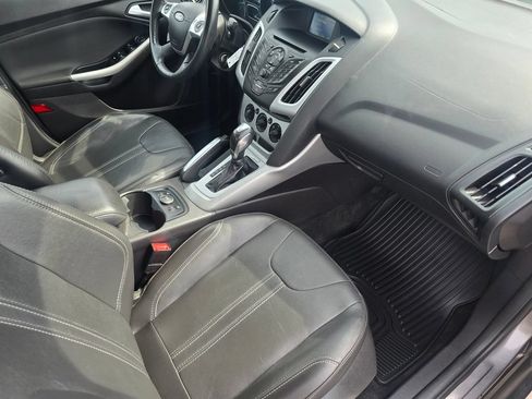 Used 2014 Ford Focus SE w/ Equipment Group 201A FWD image 12