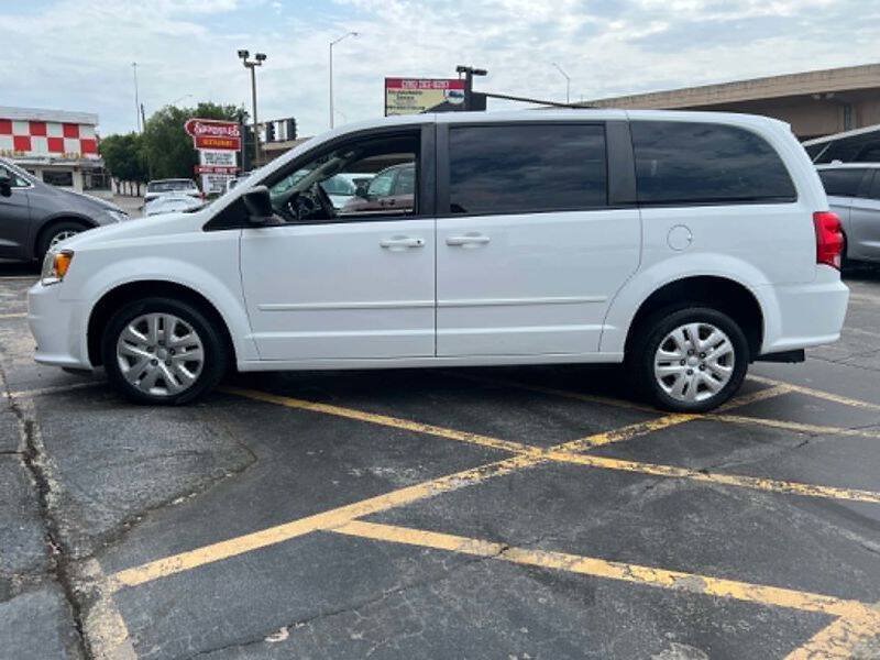 Used 2017 Dodge Grand Caravan SE w/ Power Window Group FWD image 4