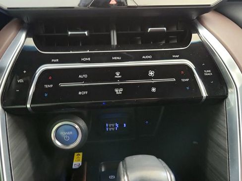Used 2021 Toyota Venza XLE w/ Softex Package AWD/4WD image 30