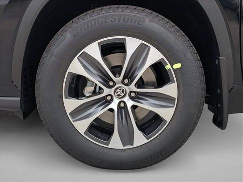 New 2026 Toyota Highlander XLE AWD/4WD image 10