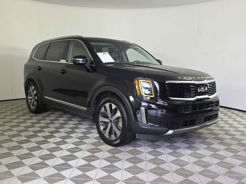 Used 2022 Kia Telluride EX w/ EX Premium Package image 2