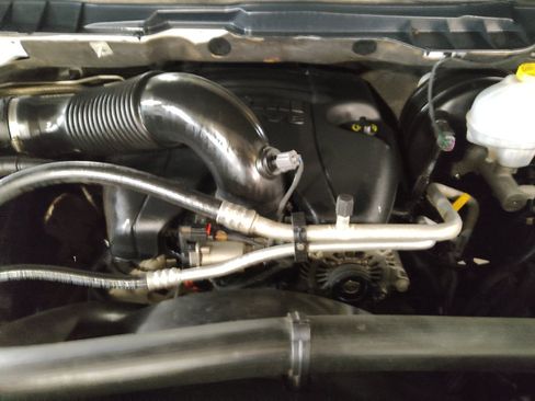 Used 2019 RAM 1500 Classic SLT AWD/4WD image 30