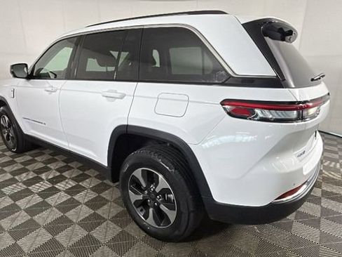Used 2023 Jeep Grand Cherokee 4WD 4xe w/ Luxury Tech Group II image 5