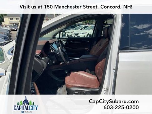Used 2019 Buick Enclave Avenir w/ Avenir Technology Package AWD/4WD image 20