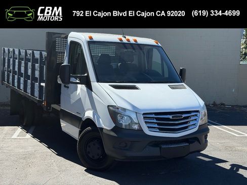 Used 2014 Freightliner Sprinter 3500 w/ Front Bench Seat Package RWD image 1