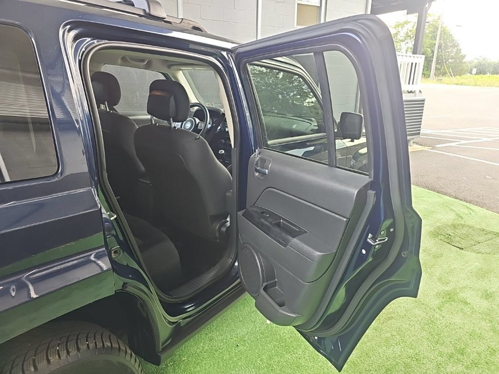 Used 2014 Jeep Patriot Sport w/ Power Value Group FWD image 34