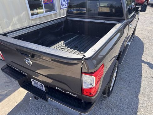 Used 2016 Nissan Titan SL image 6