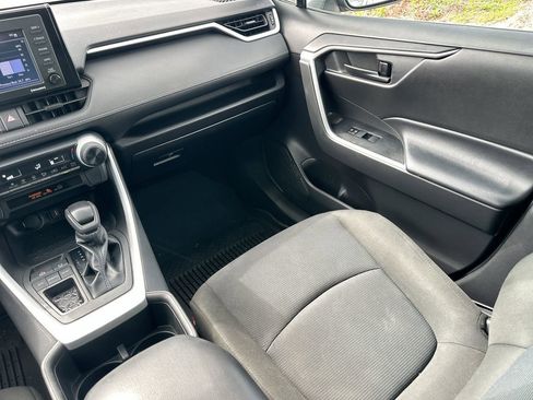 Used 2022 Toyota RAV4 LE image 14