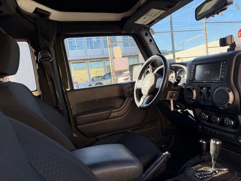 Used 2015 Jeep Wrangler Sport AWD/4WD image 10
