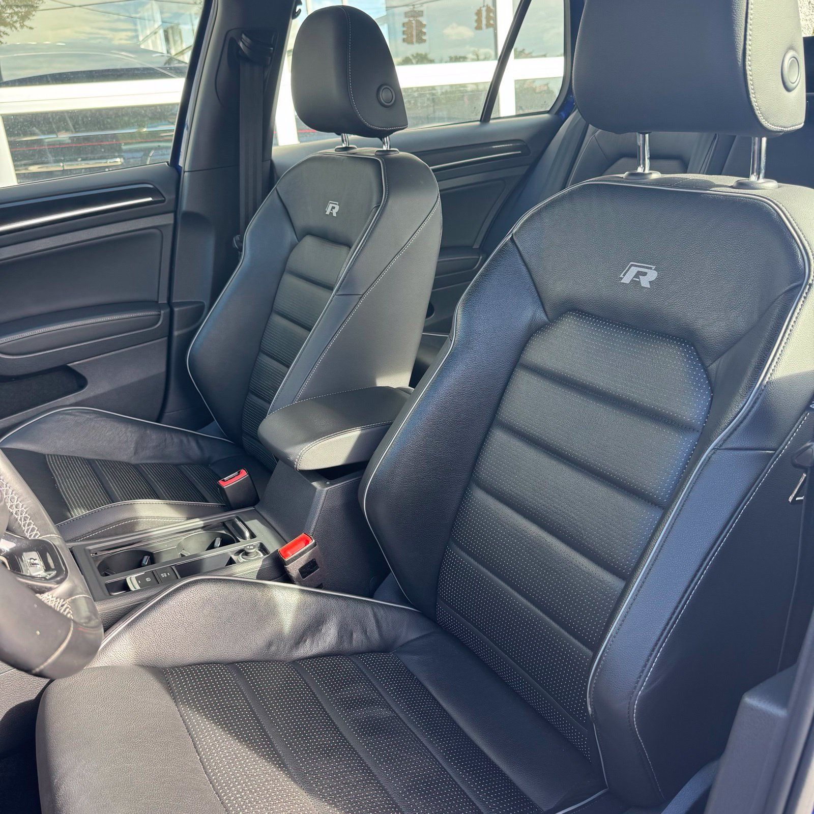 Used 2019 Volkswagen Golf R 4-Door AWD/4WD image 13