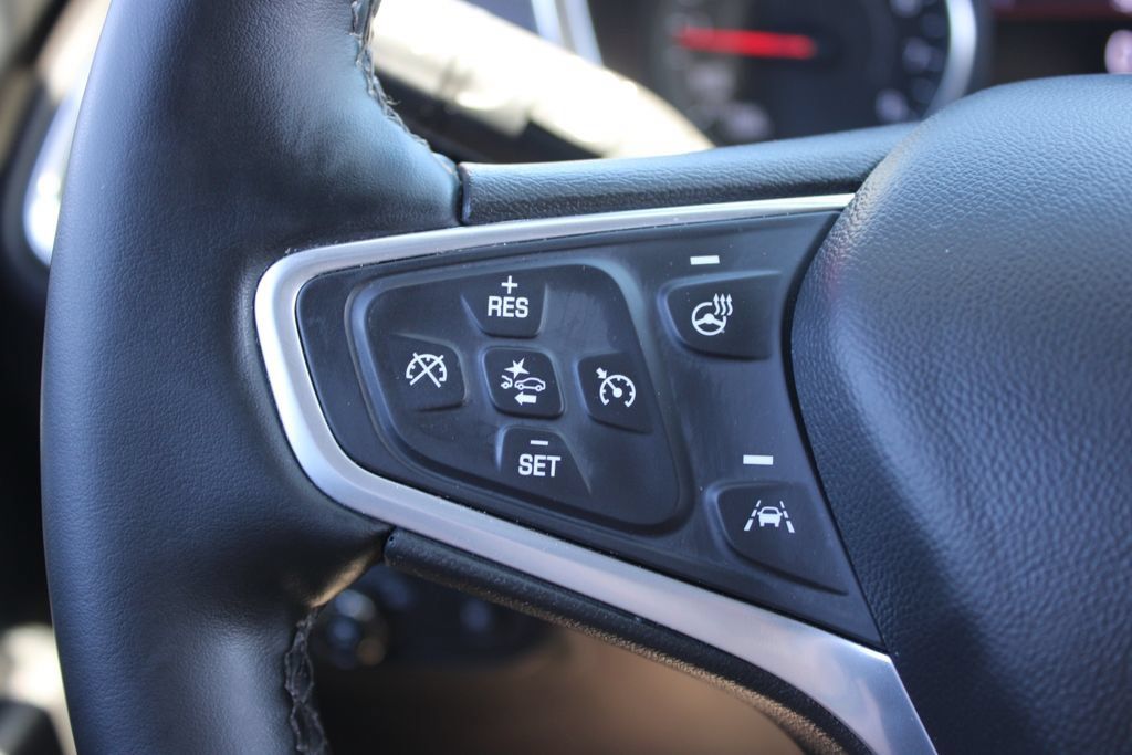 Used 2023 Chevrolet Equinox Premier AWD/4WD image 37