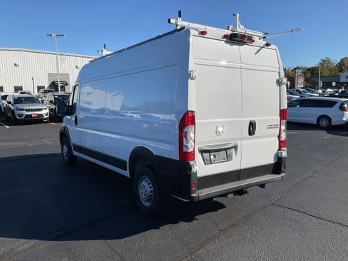 New 2025 RAM ProMaster 2500 w/ Convenience Group image 4
