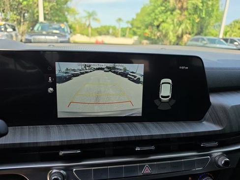 Used 2023 Kia Telluride EX w/ EX Captain's Chair Package FWD image 27
