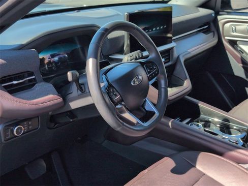 Used 2025 Ford Explorer Platinum w/ LUX Leather Package image 15
