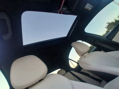 Used 2023 Mercedes-Benz C 300 4MATIC Sedan w/ Exclusive Trim Package image 19