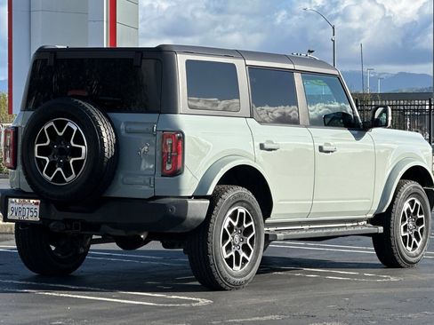 Used 2023 Ford Bronco Outer Banks image 4