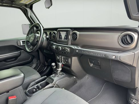 Used 2018 Jeep Wrangler Unlimited Sport S AWD/4WD image 18