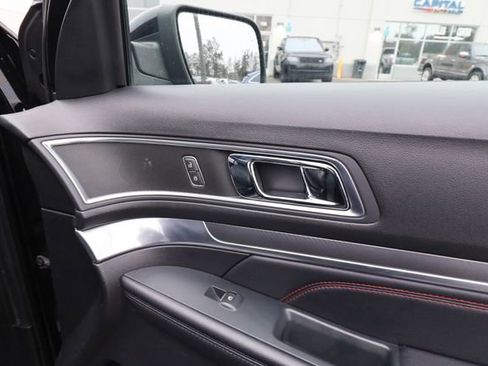 Used 2018 Ford Explorer Sport w/ Equipment Group 401A image 43