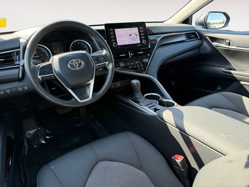 Used 2021 Toyota Camry LE FWD image 15