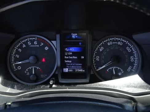 Certified 2023 Toyota Tacoma TRD Off-Road AWD/4WD image 22