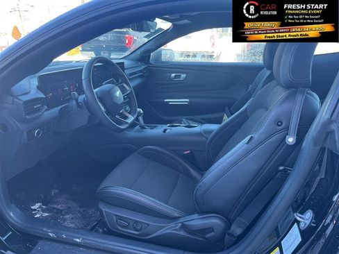 Used 2024 Ford Mustang Coupe image 10