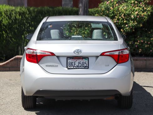 Used 2016 Toyota Corolla LE FWD image 7